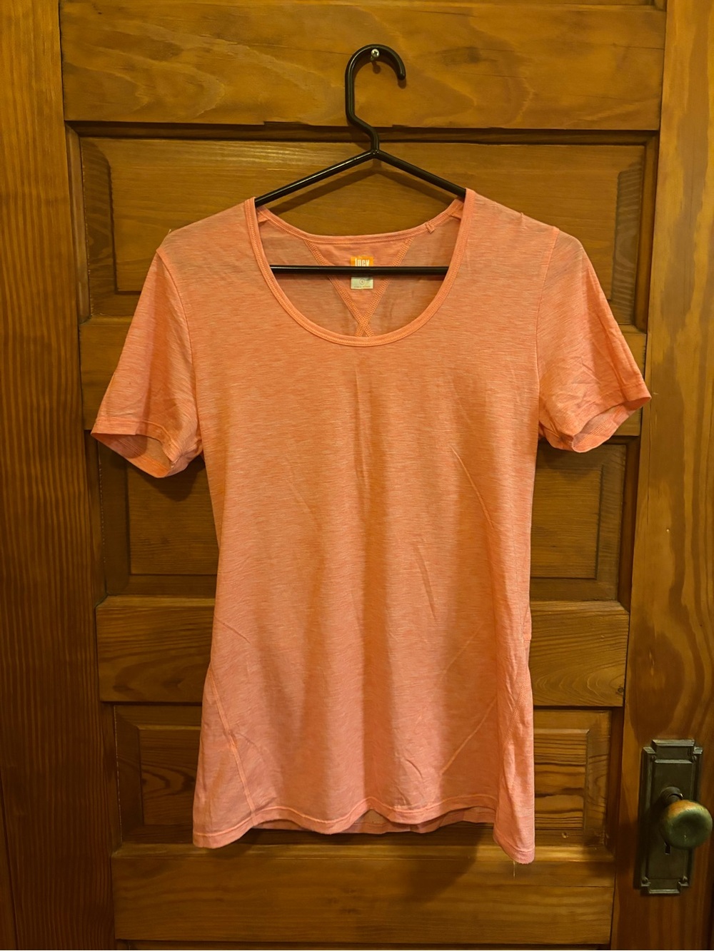 Lululemon Lucy Women's Coral Crew Neck Tee size S activewear NWOT